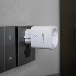 Priza inteligenta Wireless EZVIZ CS-T30-10B-EU, control remote din aplicatia Ezviz (IOS/Android) pentru toate aparatele conectate, compatibila cuAmazon Alexa si Google Assistant, notificari cu starea de functionare,configurare program de functionare, prot