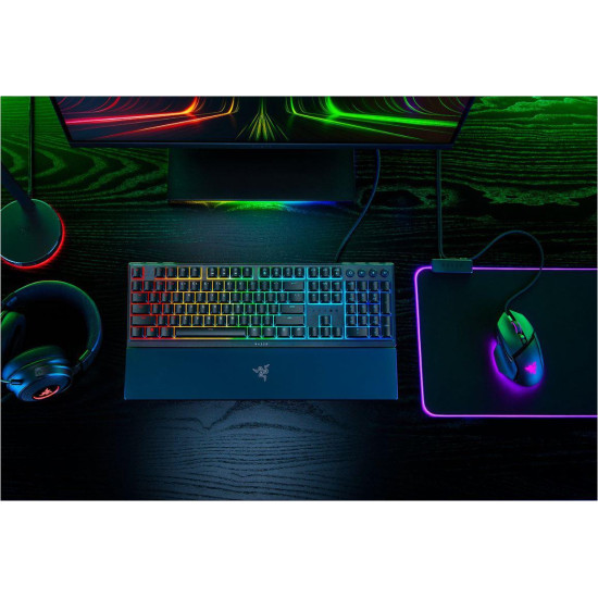 Tastatura Razer Ornata V3 - Low Profile Gaming  TECH SPECS SWITCH TYPE Razer™ Mecha-Membrane Switches APPROXIMATE SIZES Full Size LIGHTING 10 Razer Chroma™ RGB Lighting Zones WRIST REST Yes ONBOARD MEMORY None MEDIA KEYS Dedicated Media Controls PASSTHROU