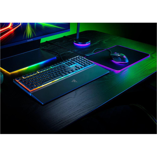 Tastatura Razer Ornata V3 - Low Profile Gaming  TECH SPECS SWITCH TYPE Razer™ Mecha-Membrane Switches APPROXIMATE SIZES Full Size LIGHTING 10 Razer Chroma™ RGB Lighting Zones WRIST REST Yes ONBOARD MEMORY None MEDIA KEYS Dedicated Media Controls PASSTHROU