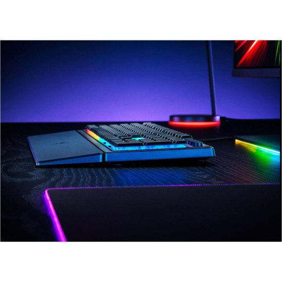 Tastatura Razer Ornata V3 - Low Profile Gaming  TECH SPECS SWITCH TYPE Razer™ Mecha-Membrane Switches APPROXIMATE SIZES Full Size LIGHTING 10 Razer Chroma™ RGB Lighting Zones WRIST REST Yes ONBOARD MEMORY None MEDIA KEYS Dedicated Media Controls PASSTHROU